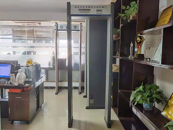 金屬安檢門(mén)